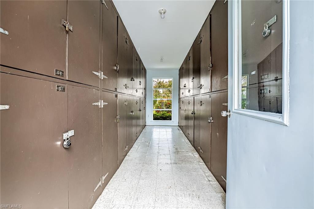 SEABREEZE APTS - Residential