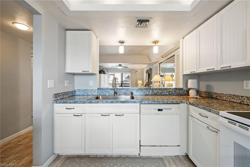 BOARDWALK CAPER - Residential