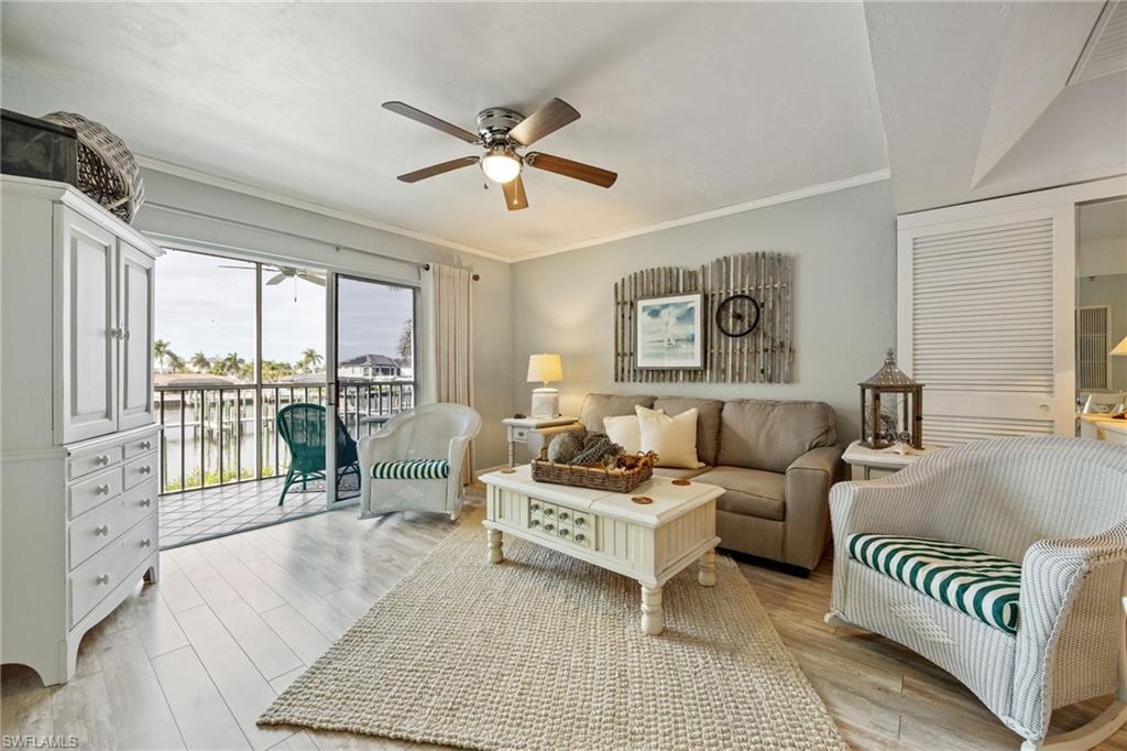 BOARDWALK CAPER - Residential