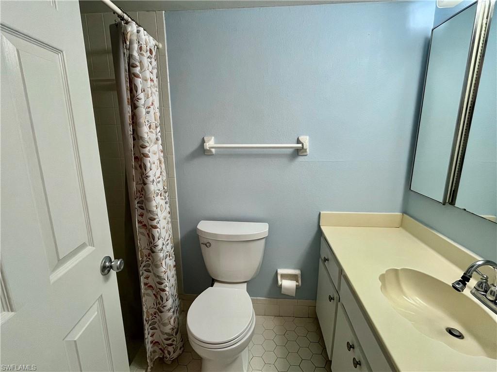 MYERLEE CIRCLE CONDO - Residential