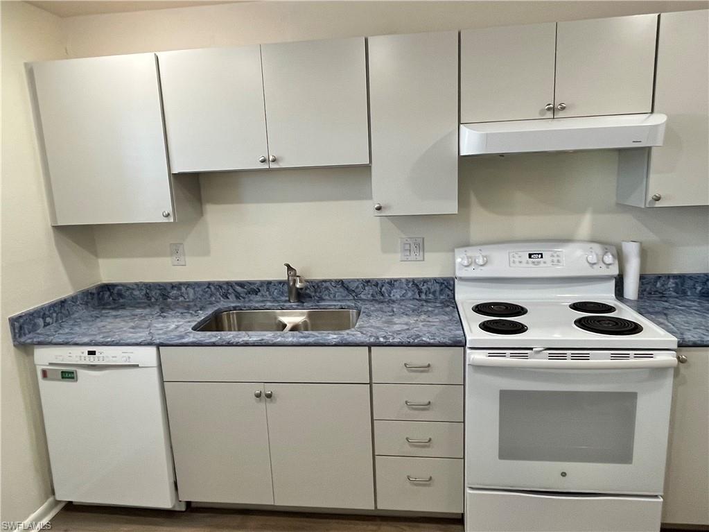 MYERLEE CIRCLE CONDO - Residential