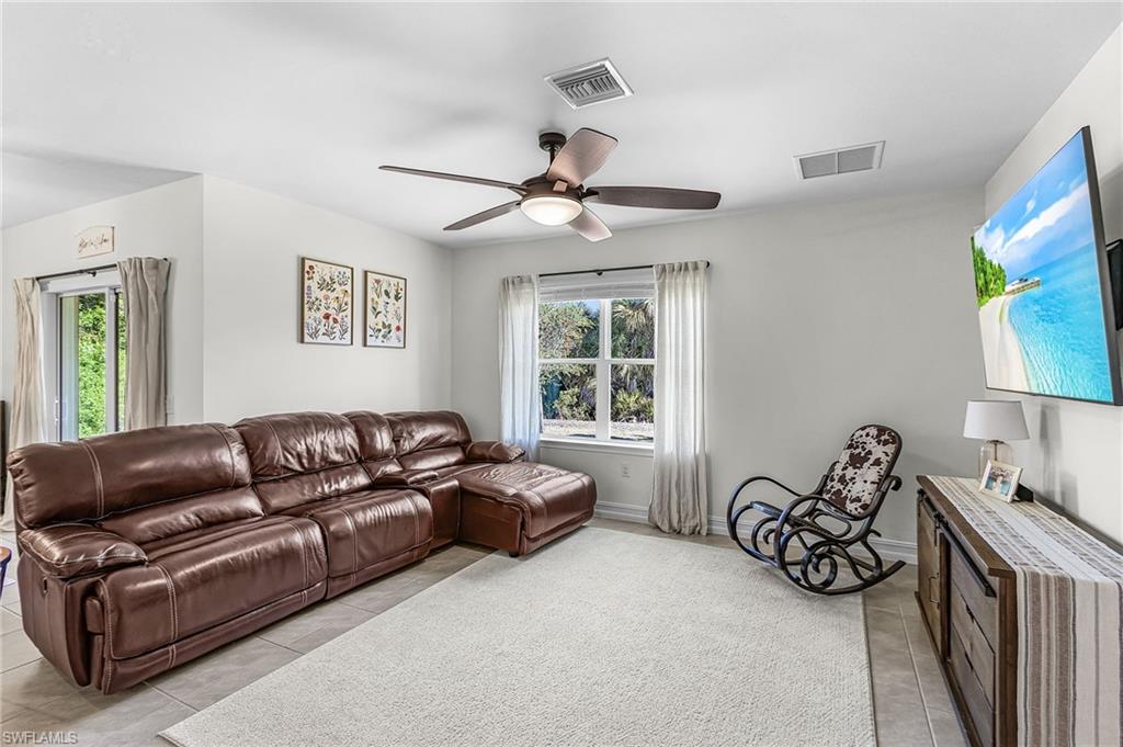 ENTRADA - Residential