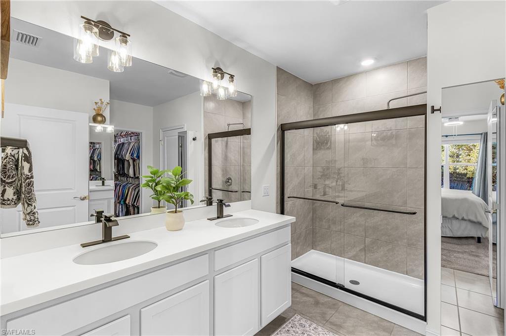 ENTRADA - Residential