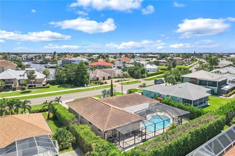 A home in MARCO ISLAND