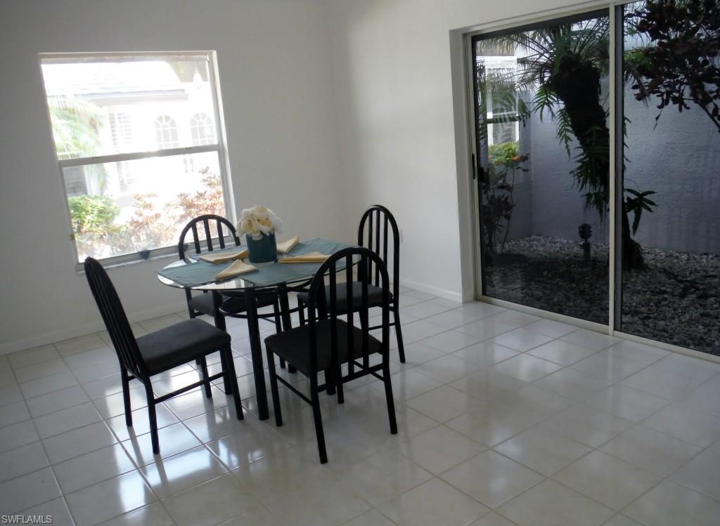 LAKESIDE VILLAS AT WILDCAT RUN - Residential