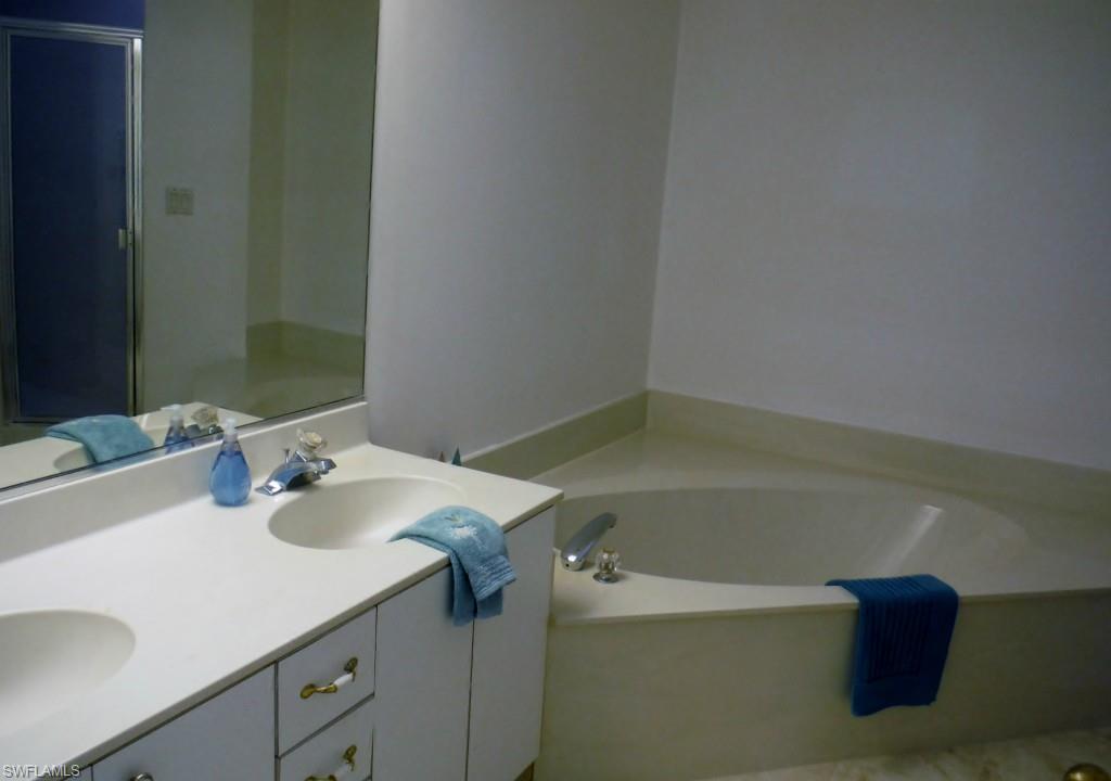 LAKESIDE VILLAS AT WILDCAT RUN - Residential