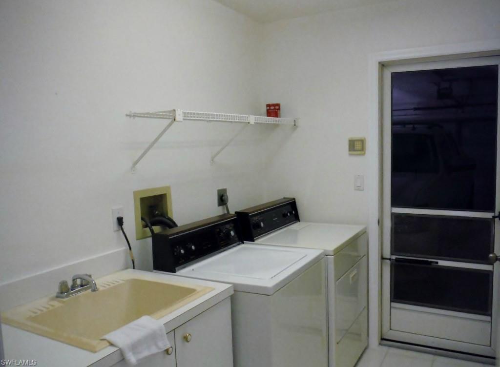 LAKESIDE VILLAS AT WILDCAT RUN - Residential