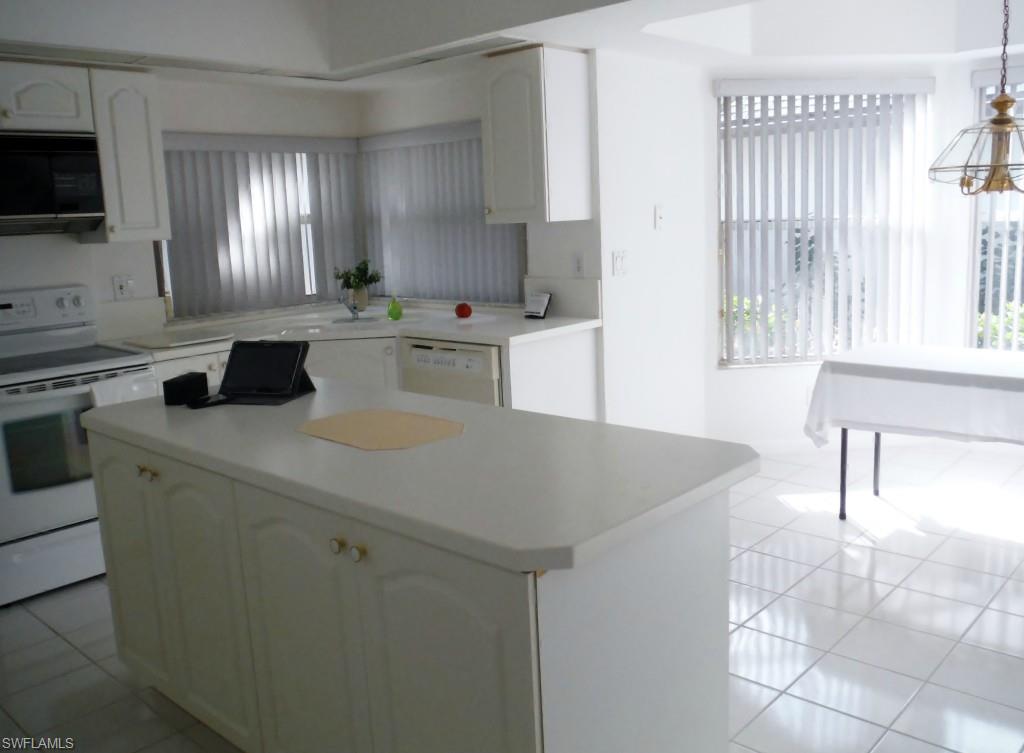 LAKESIDE VILLAS AT WILDCAT RUN - Residential