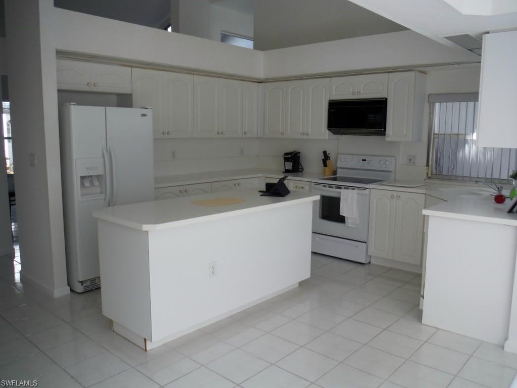 LAKESIDE VILLAS AT WILDCAT RUN - Residential