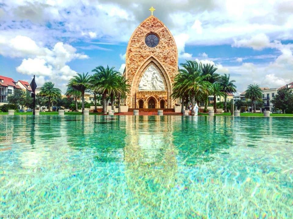 THE RESIDENCES AT LA PIAZZA - Residential Lease