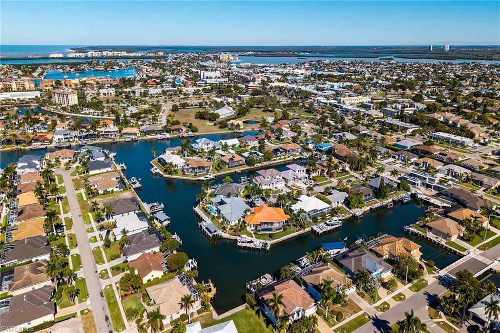 MARCO BEACH - Residential