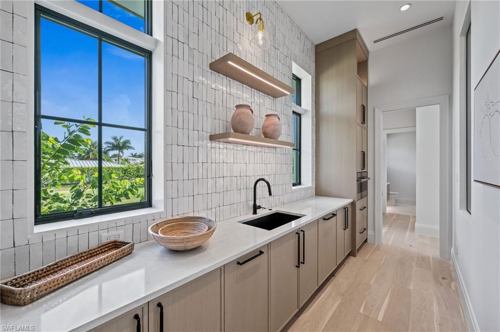 PARK SHORE - Residential