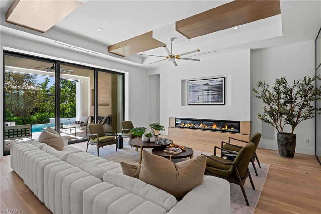 PARK SHORE - Residential