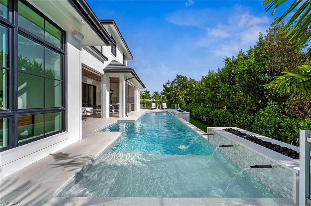 PARK SHORE - Residential