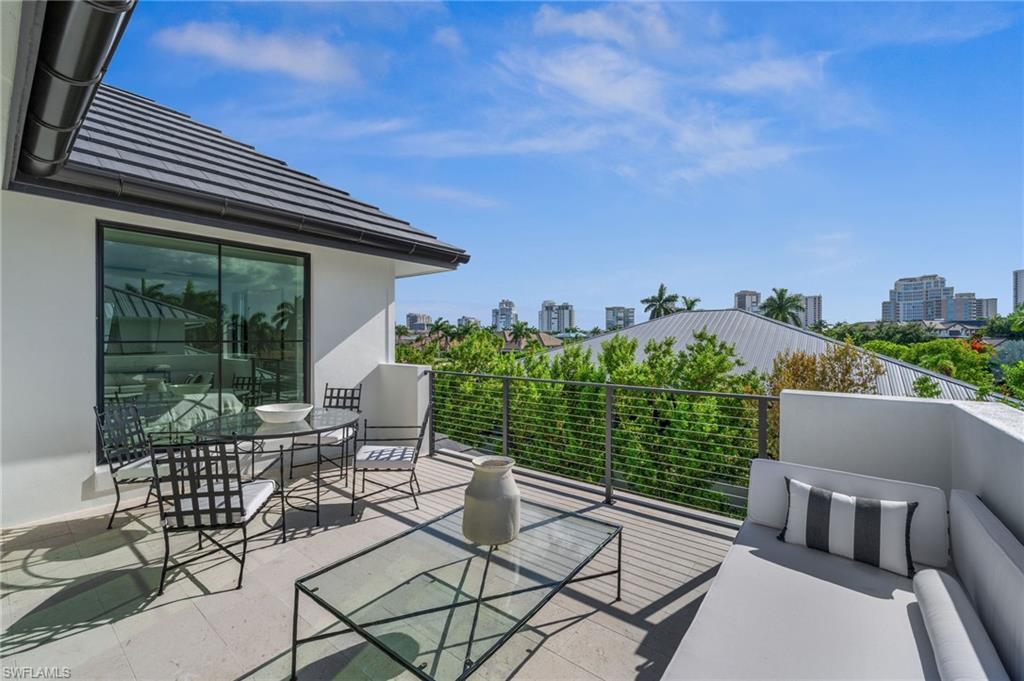 PARK SHORE - Residential