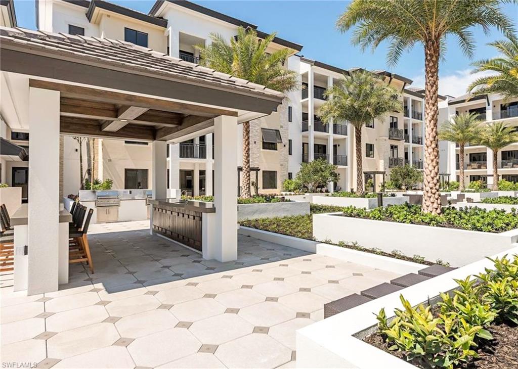 NAPLES SQUARE - Residential