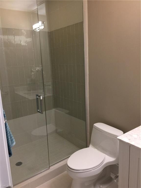 NAPLES SQUARE - Residential