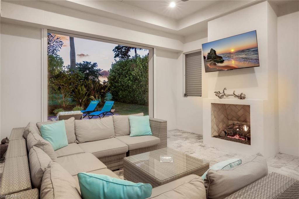 MOORINGS - Residential