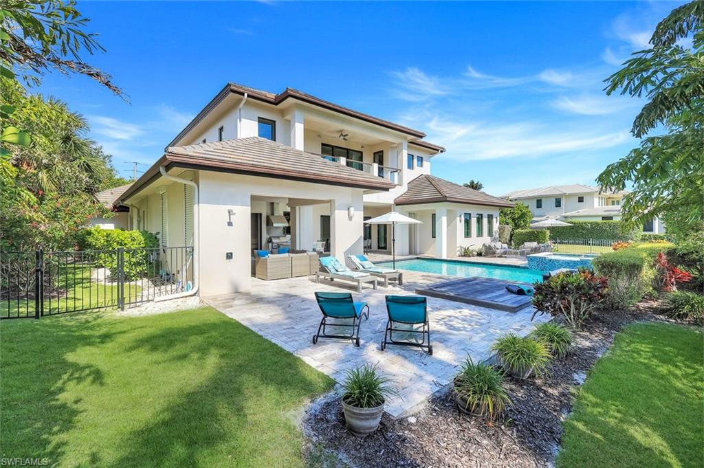 MOORINGS - Residential