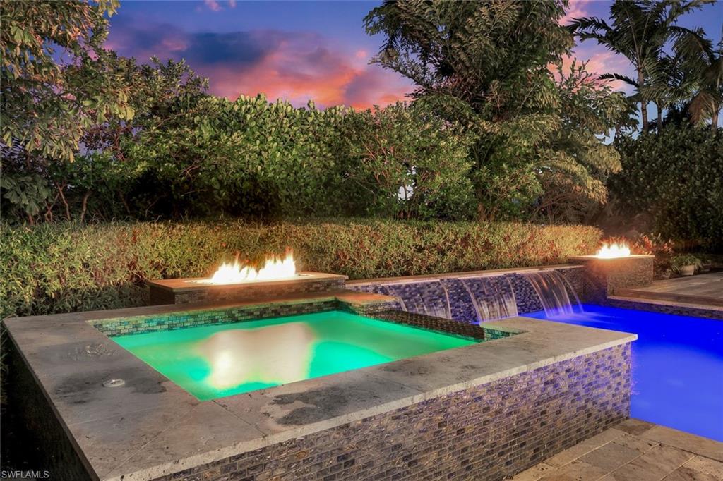 MOORINGS - Residential