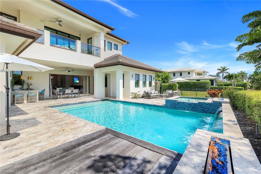 MOORINGS - Residential