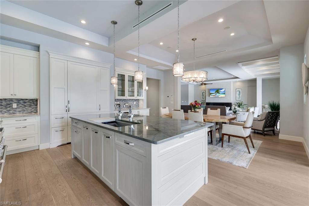 MOORINGS - Residential