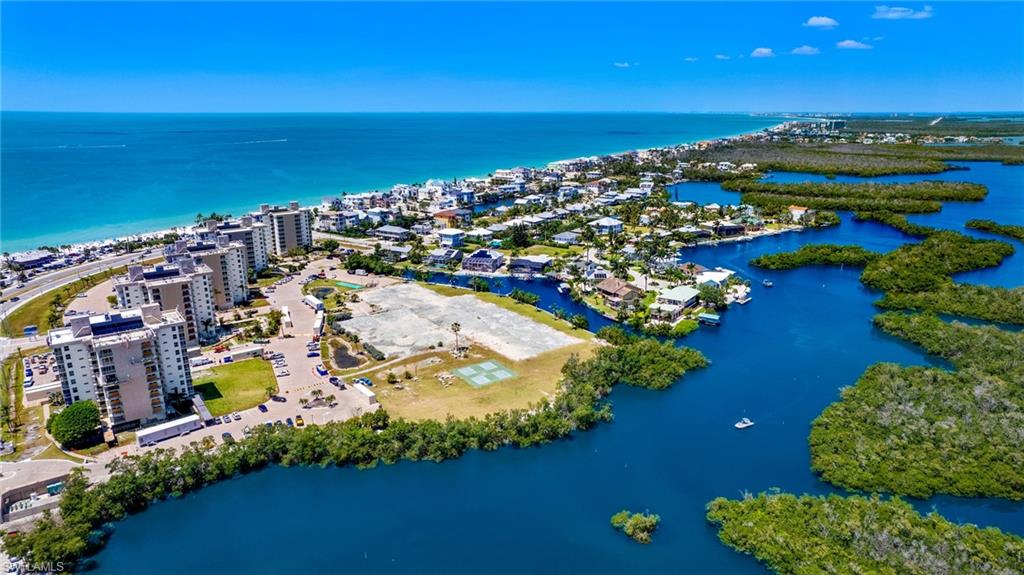 BEACH AND TENNIS CLUB - Residential