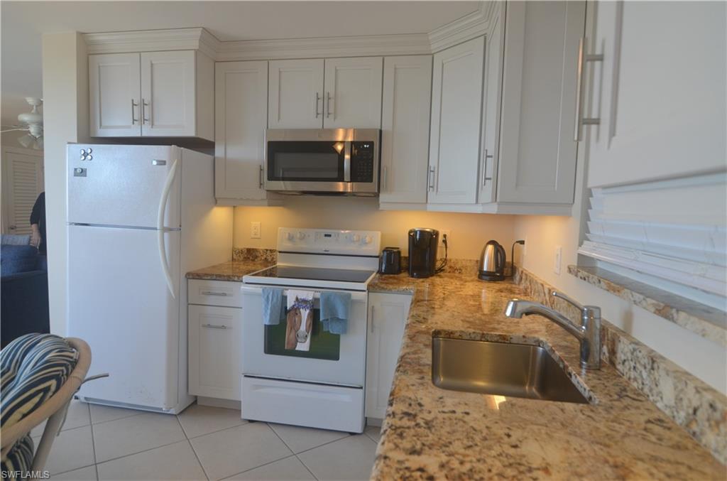 BEACH AND TENNIS CLUB - Residential