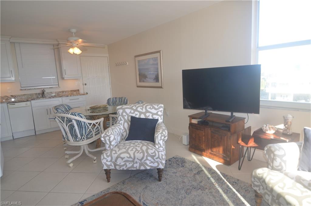 BEACH AND TENNIS CLUB - Residential