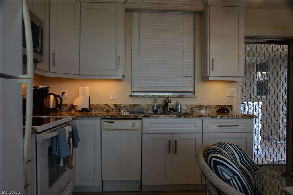 BEACH AND TENNIS CLUB - Residential