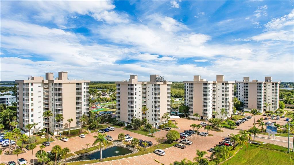 BEACH AND TENNIS CLUB - Residential