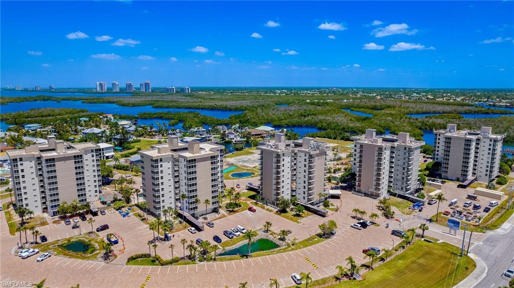 BEACH AND TENNIS CLUB - Residential