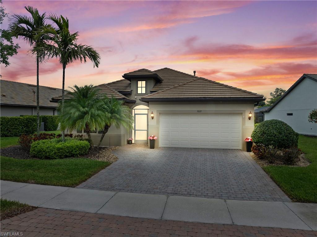 WINDING CYPRESS - Residential