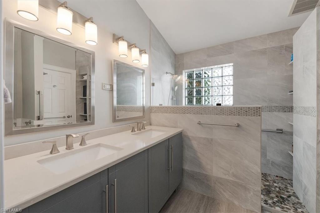 ROYAL WOOD - Residential