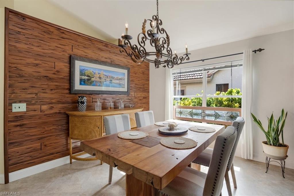 ROYAL WOOD - Residential