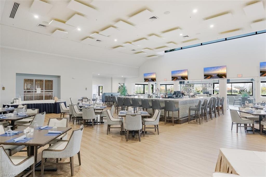 ROYAL WOOD - Residential