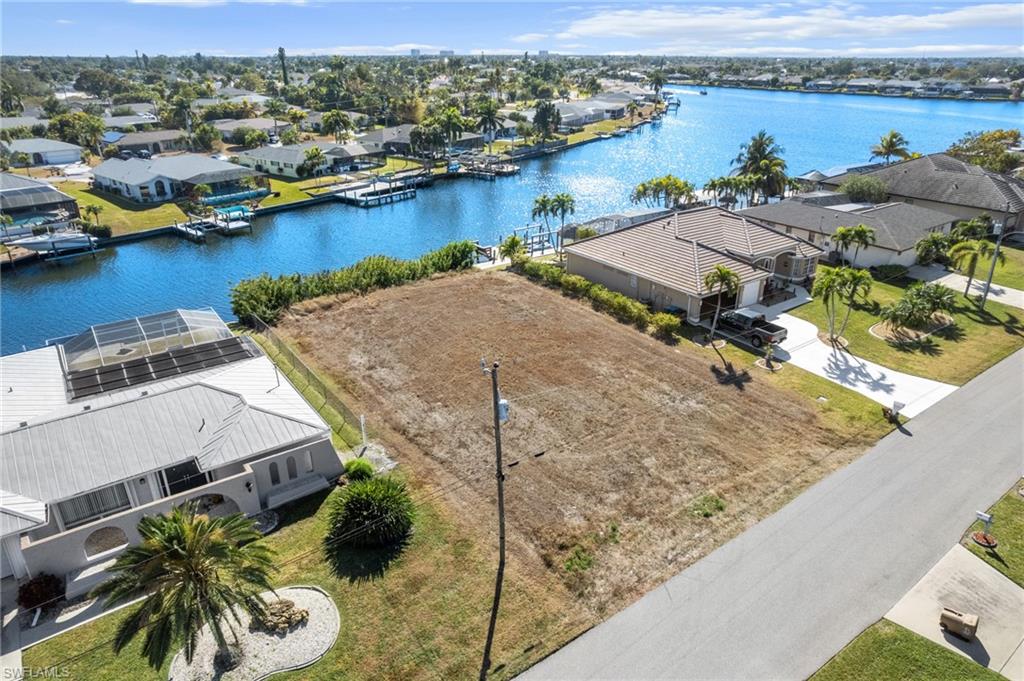 CAPE CORAL - Land