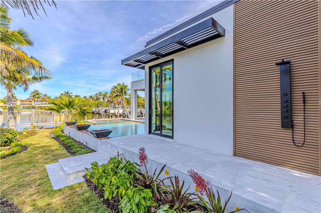 ROYAL HARBOR - Residential