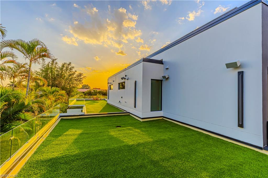 ROYAL HARBOR - Residential