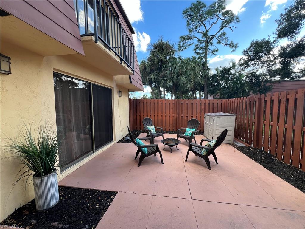 PARKWOODS TOWNHOUSE COMMUNITY - Residential