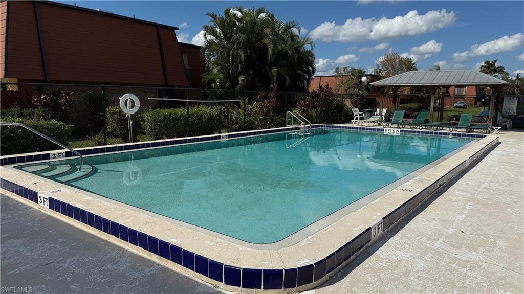 PARKWOODS TOWNHOUSE COMMUNITY - Residential