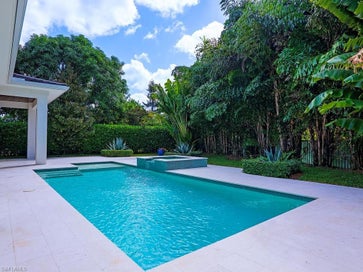 684 Bow Line DR NAPLES FL 34103