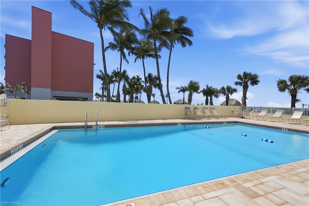 VACATION VILLAS - Residential