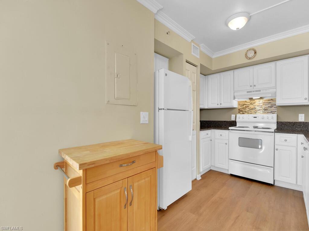 THE ENCLAVE AT NAPLES - Residential