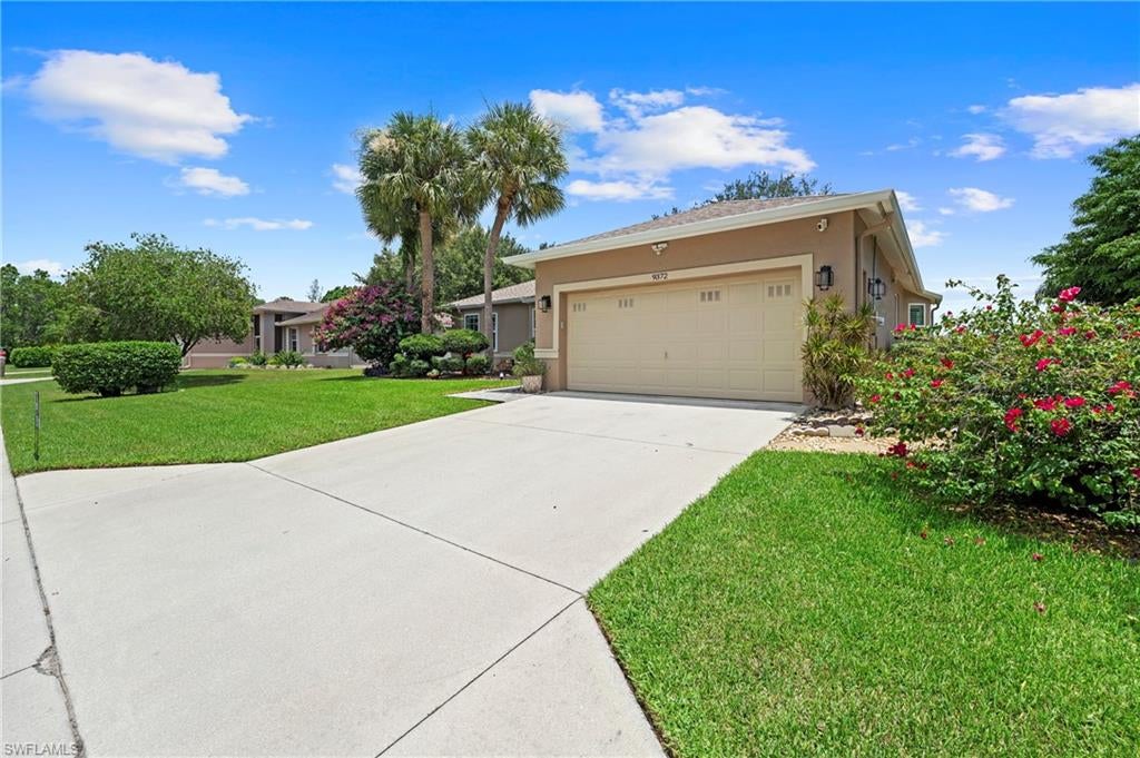 9372 Lake Abby LN
