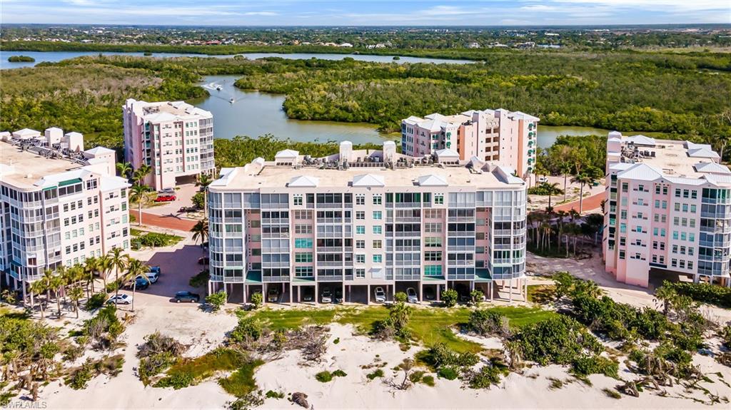 BAREFOOT BEACH CLUB - Residential