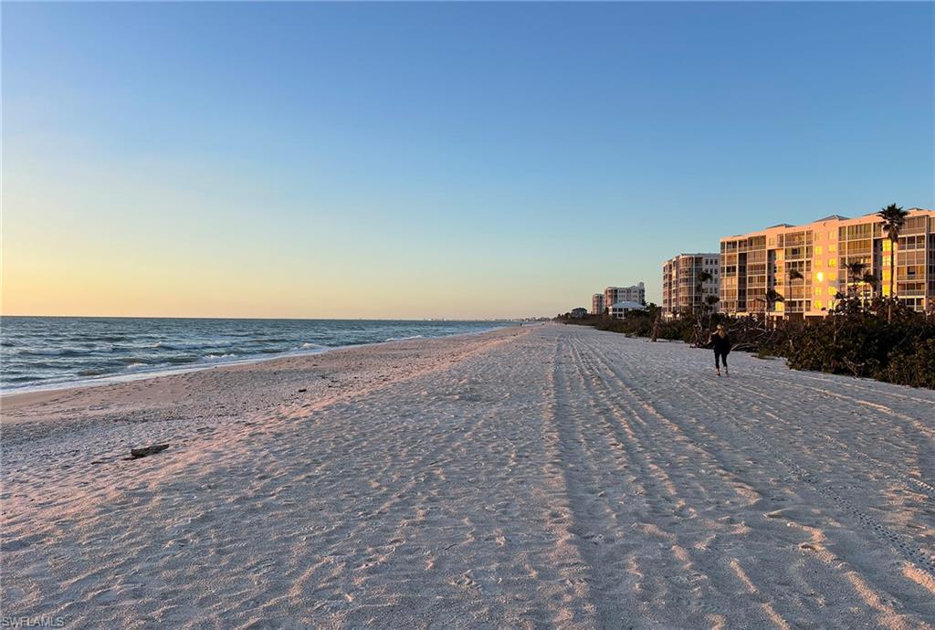 BAREFOOT BEACH CLUB - Residential