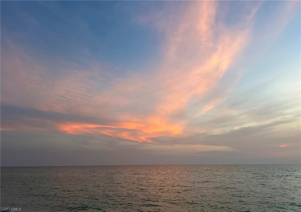 BAREFOOT BEACH CLUB - Residential