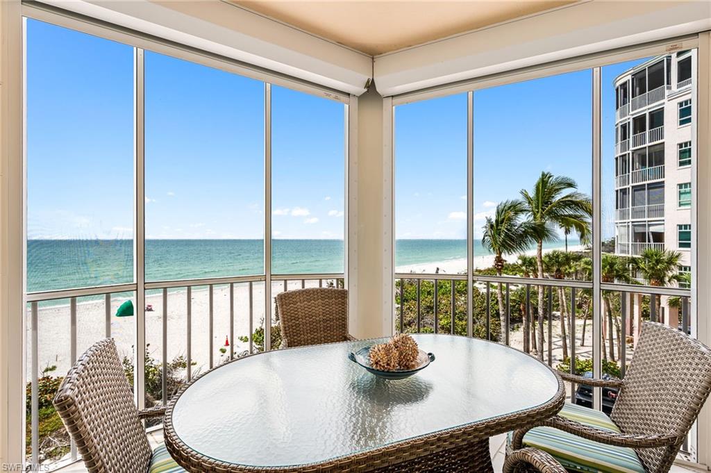 BAREFOOT BEACH CLUB - Residential