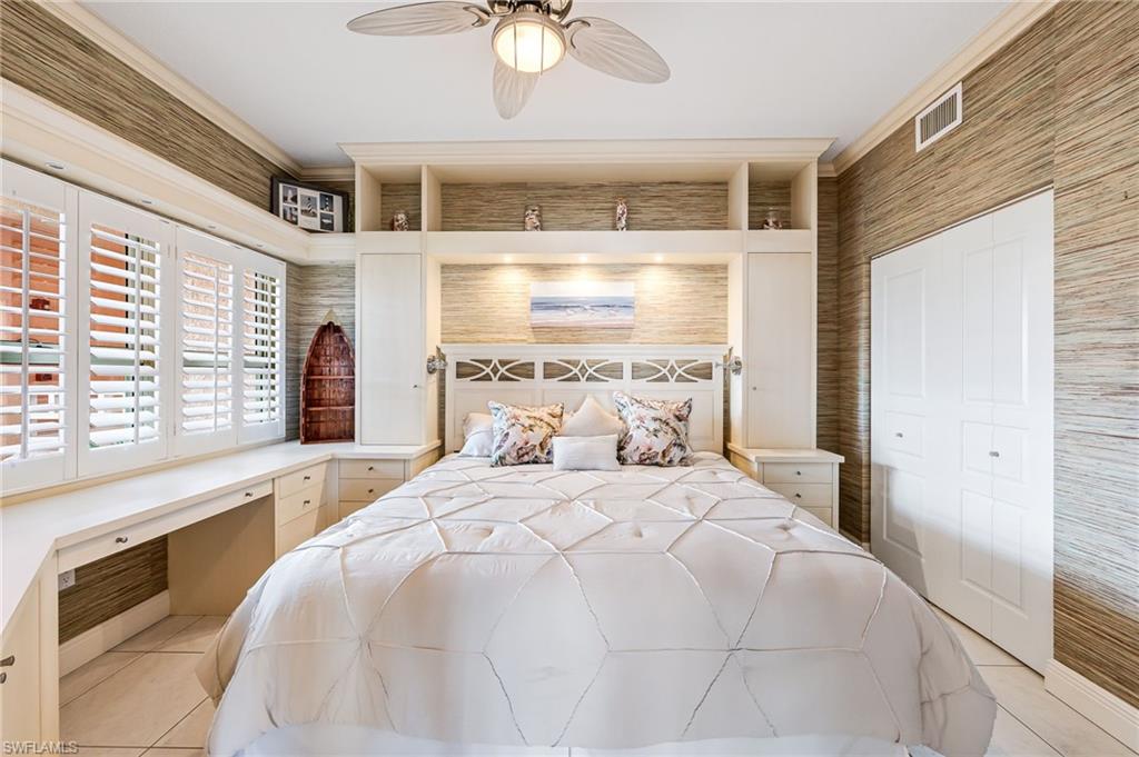 BAREFOOT BEACH CLUB - Residential